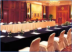Island Shangri-La Hotel